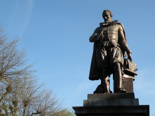 Simon Stevin standbeeld